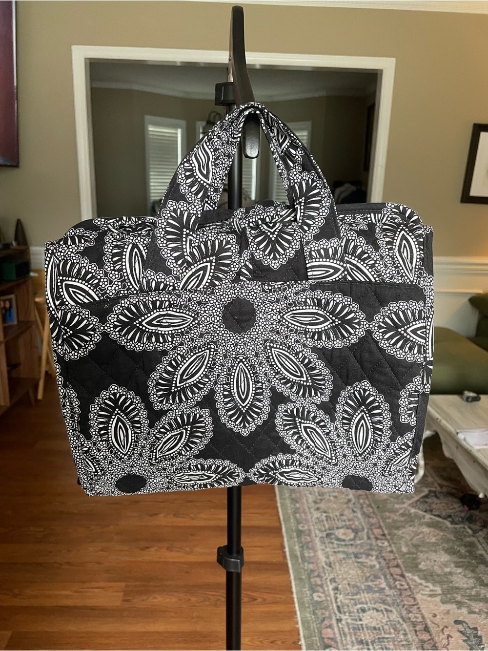 Vera Bradley Black & White Quilted Floral Makeup/Travel Bag
